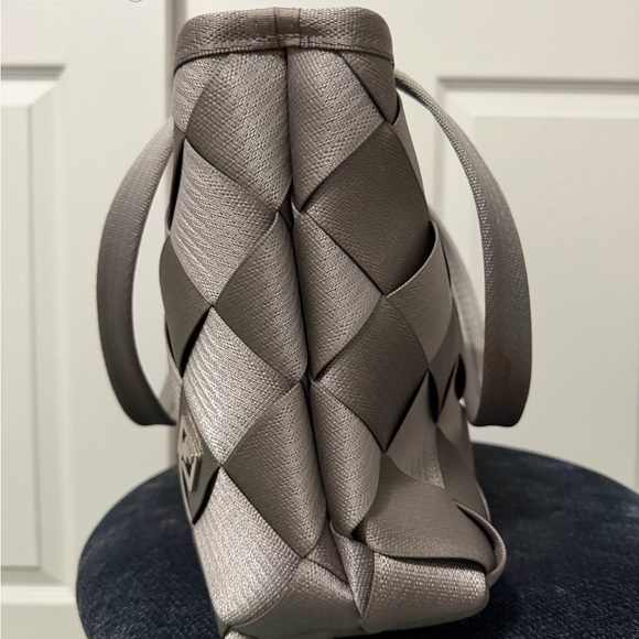 Gorgeous Gray Maggie Bags Seatbelt Handbag With Contrast Purple Lining - Picture 2 of 4